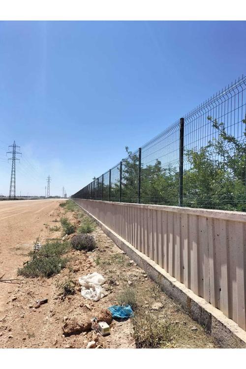 & Panel Çit Sistemleri 150'Lik Panel Çit Takım  5 Mt + 1 Direk Avantaj Paket Yeşil Renk