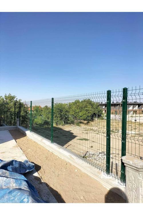 & Panel Çit Sistemleri 100'Lük Panel Çit Takım  5 Mt + 1 Direk Avantaj Paket Yeşil Renk