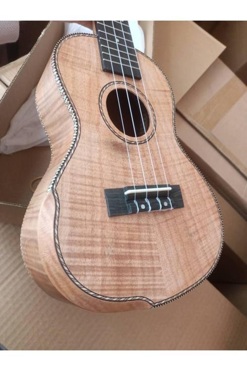 Concert Boy Profesyonel Maun Ukulele Ve Kalın Korumalı Kılıflı