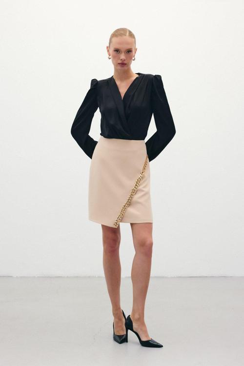 Zincir Aksesuarlı Mini Etek - Bej