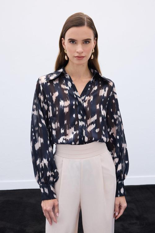 Geniş Manşetli Desenli Gömlek - Siyah