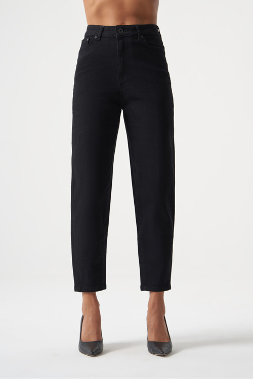 Siyah Dar Kesim Bilek Boyu Denim Pantolon