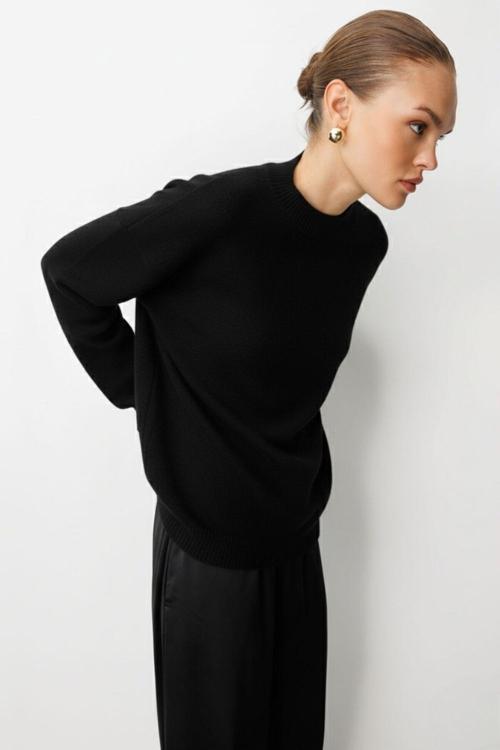 Basic Yarım Balıkçı Siyah Triko Kazak