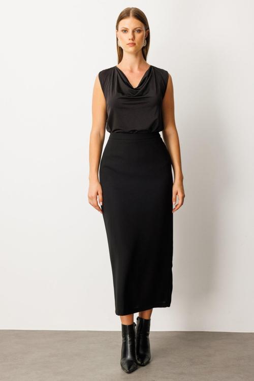 Kadın Büyük Beden Arkası Yırtmaç Görünümlü Krep Etek 2033 Siyah