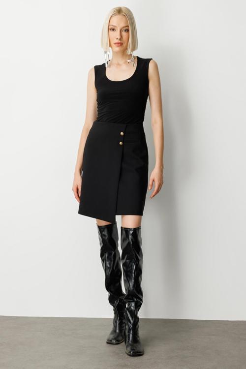 Kadın Asimetrik Kesim Süs Düğmeli Mini Etek 2007 Siyah