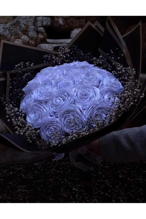 Beyaz Kurdele Gül Buketi