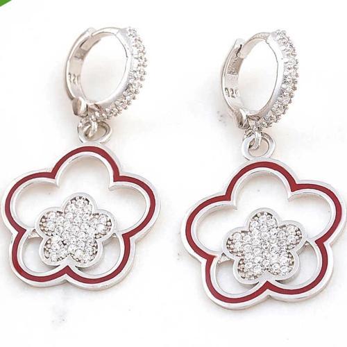 Gümüş Sallantılı Çiçek Desenli Kadın Küpe