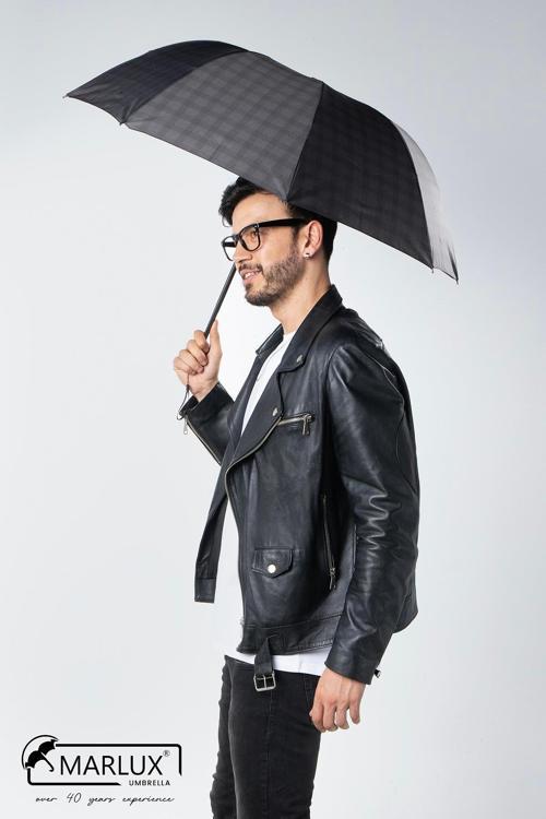 Siyah Ekose Unisex Yarasa Tip Kırılmaz Şemsiye M21MAR077R004
