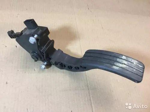 GAZ PEDALI MEGANE 3 FLUENCE GAZ PEDALI HIZ REGÜLATÖRLÜ 180100024R