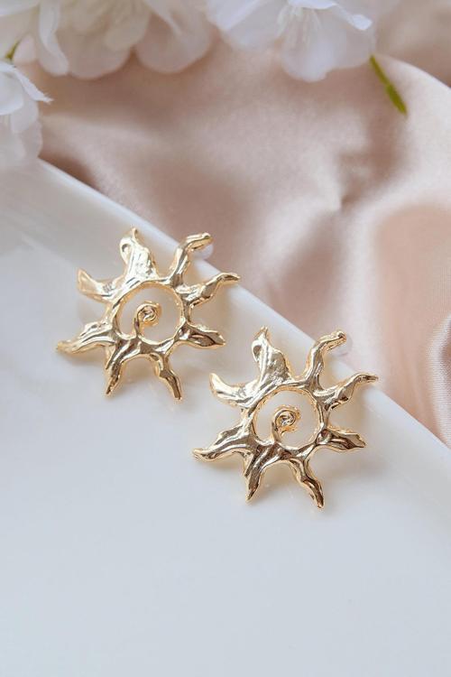 Gold Delikli Güneş Küpe