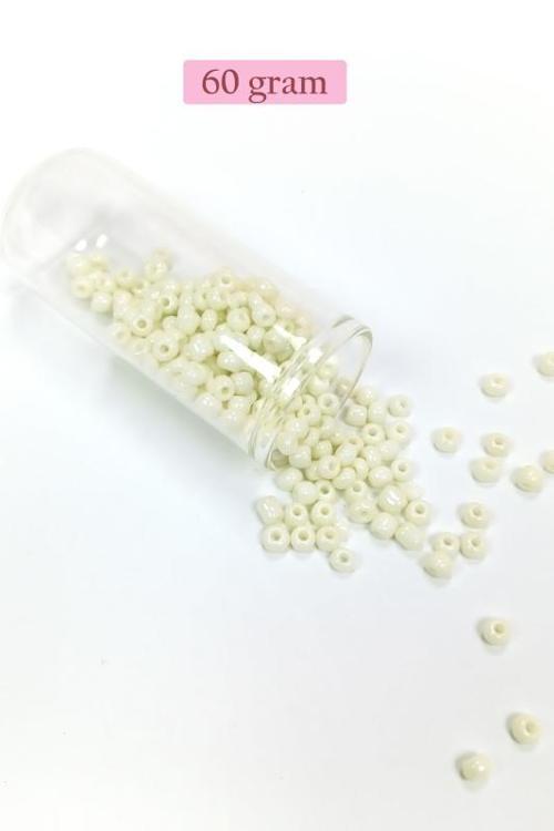 Dökme Cam Kum Boncuk Büyük Boy (6/0) 4 mm - 60 Gram - Krem - BNC107