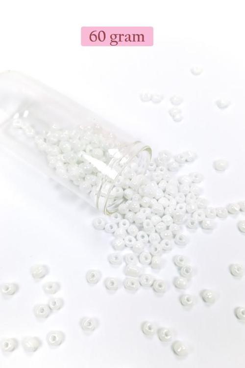 Dökme Cam Kum Boncuk Büyük Boy (6/0) 4 mm - 60 Gram - Kar Beyaz - BNC109