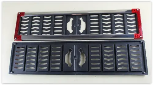 PLAKA ALTLIĞI PASLANMAZ KIRMIZI REFLEKTÖRLÜ 2 Lİ TAKIM HIRDAVAT PLAKALIK (5 ADET)