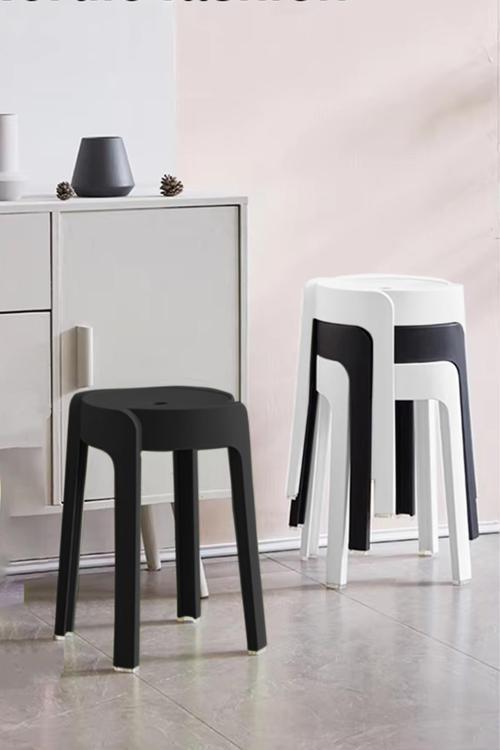 Kaymaz Ayaklı Dekoratif İç İçe Geçebilen Plastik Tabure Mutfak Bahçe Taburesi 4 Adet Siyah