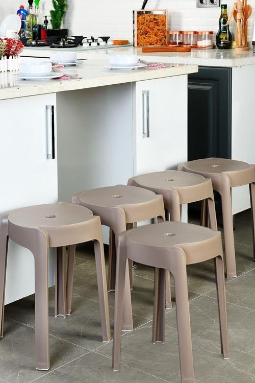 Kaymaz Ayaklı Dekoratif İç İçe Geçebilen Plastik Tabure Mutfak Bahçe Taburesi 6 Adet Latte