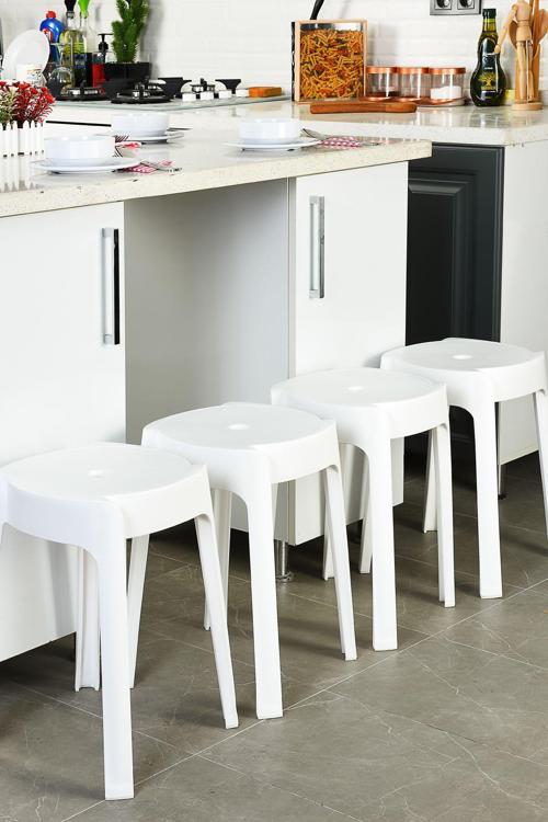Kaymaz Ayaklı Dekoratif İç İçe Geçebilen Plastik Tabure Mutfak Bahçe Taburesi 4 Adet Beyaz