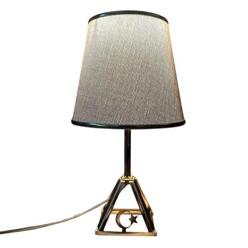 - Funda 1593 2929 Zümrüt Aurora Gold Keten Işıltılı Abajur Metal Ayaklı Masa Lambası