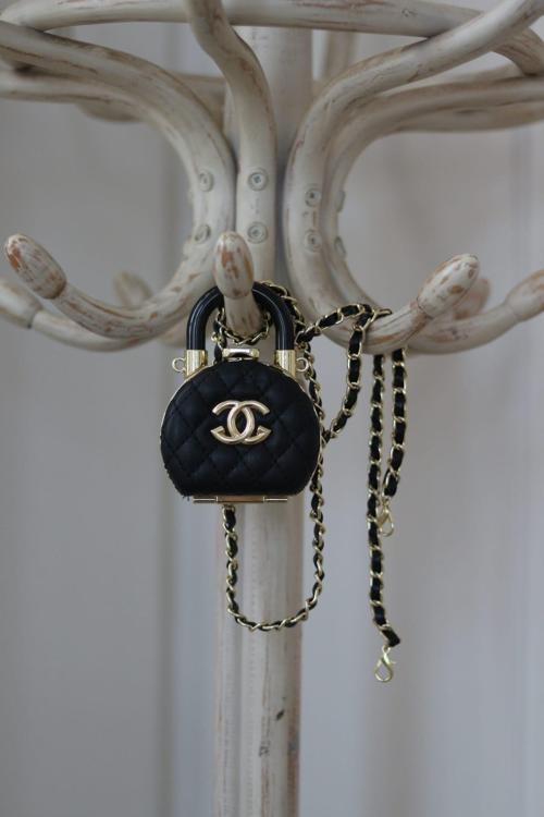 Gold Aksesuar Siyah Kapitone Mini Charm Aynalı Çanta Aksesuarı