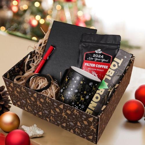 Erkeğe Kırmızı Siyah Yılbaşı Hediye Kutusu