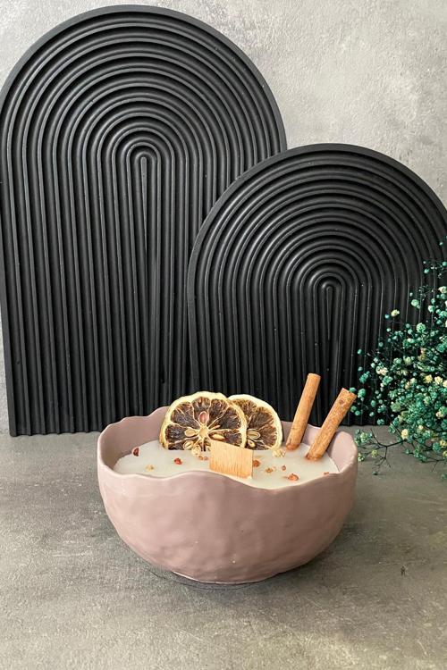 El Yapımı Dekoratif Asimetrik Kapta Tarçın-Limon Süslemeli Ahşap Fitil Kokulu Mum