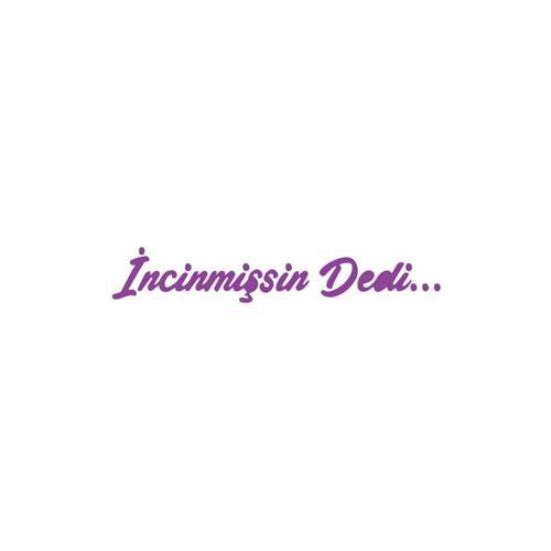 İncinmişsin Dedi Sticker 17x17 Cm Mor