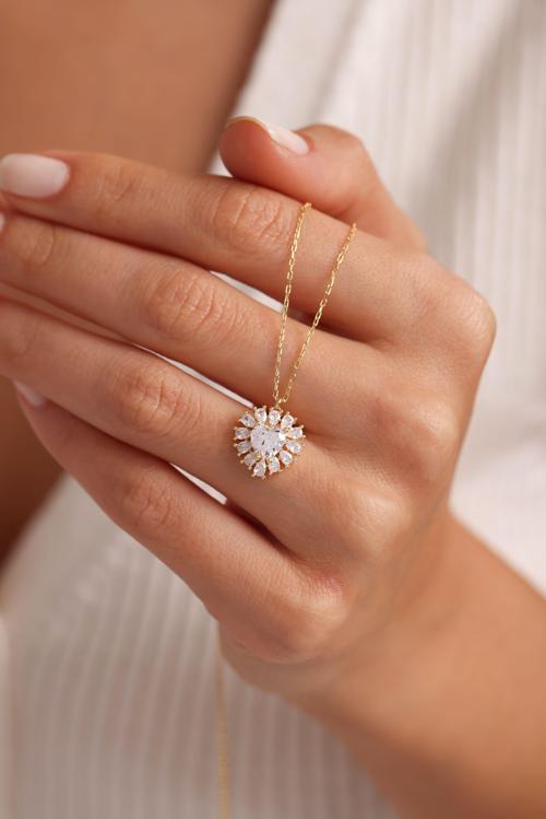 925 Ayar Gümüş Gold Kaplama Baget Taşlı Beyaz Kalp Kolye