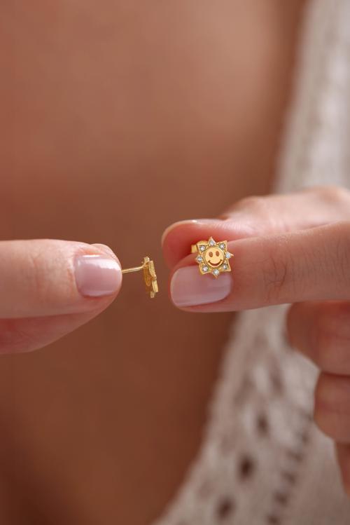925 Ayar Gümüş Gold Kaplama Minik Gülen Yüz Küpe