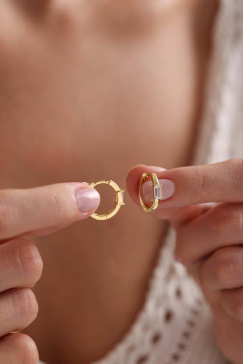 925 Ayar Gümüş Gold Kaplama 15 Mm Halka Tektaş Baget Küpe