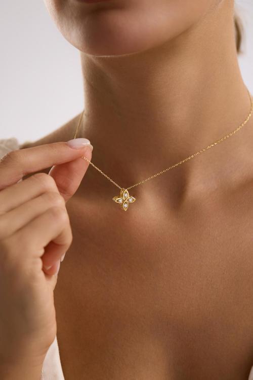925 Ayar Gümüş Gold Kaplama Minimalist Dört Yapraklı Çiçek Motifli Kolye