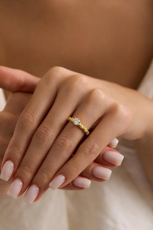 925 Ayar Gümüş Ayarlanabilir Gold Kaplama Zirkon Taşlı Tektaş Yüzük