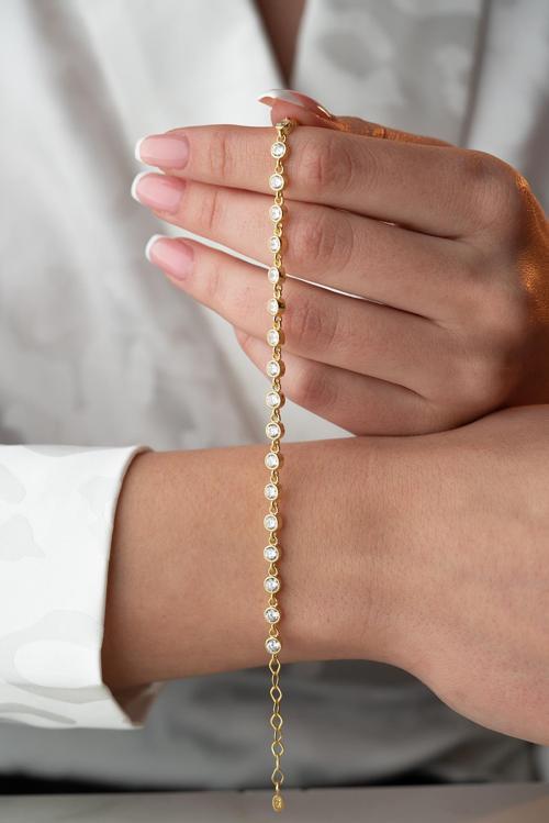 925 Ayar Gümüş Gold Beyaz Taşlı Yuvarlak Tasarım Bileklik