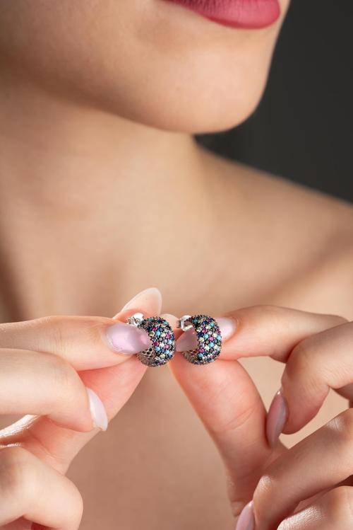 925 Ayar Gümüş Rodyum 5 Sıra Mix Taşlı Yarım Tur Küpe