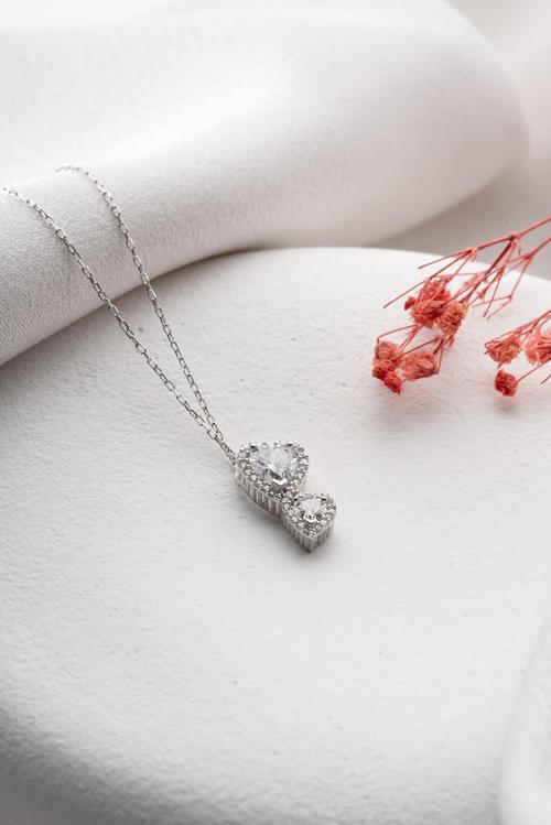 925 Ayar Gümüş Rodyum Kaplama Beyaz Taşlı Çift Kalp Model Kolye