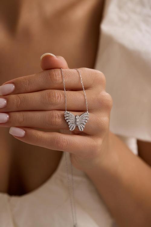 925 Ayar Gümüş Rodyum Kaplama Kanatları Zirkon Taşlı Kelebek Kolye