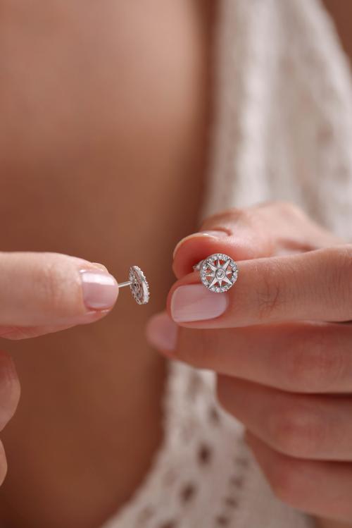 925 Ayar Gümüş Rodyum Kaplama Minik Daire Kutup Yıldızı Küpe