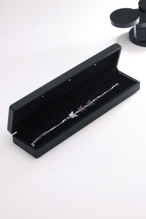 925 Ayar Gümüş Işıklı Kutuda Rodyumlu 3'Lü Kelebek Bileklik