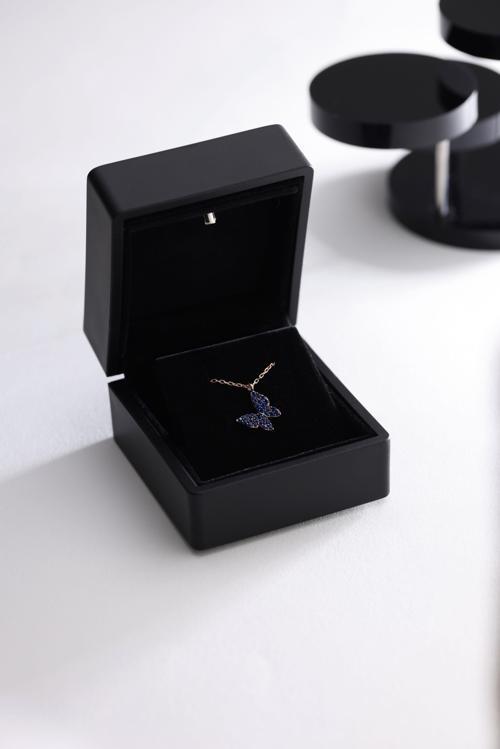 925 Ayar Gümüş Işıklı Kutuda Minik Mavi Kelebek Kolye Kadın Gümüş Kolye