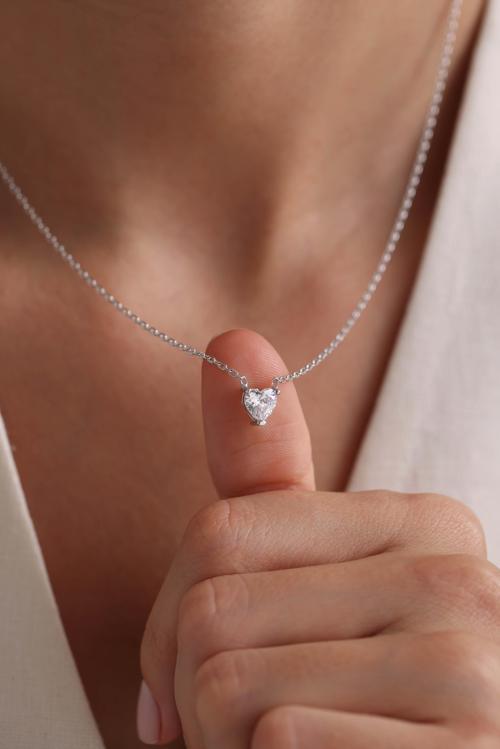 925 Ayar Gümüş Rodyum Kaplama Minimal Beyaz Taşlı Kalp Kolye