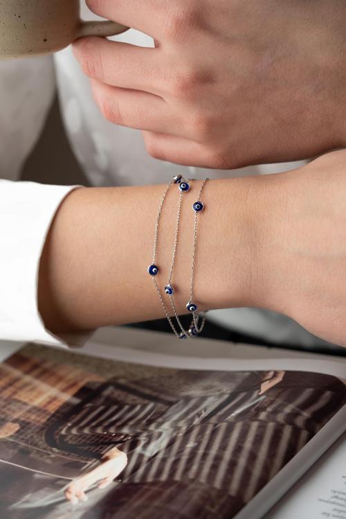 925 Ayar Gümüş Rodyumlu Mavi Renkli 3 Sıra Zincirli Nazar Göz Bileklik