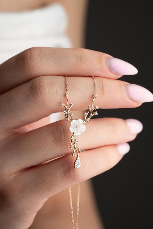 925 Ayar Gümüş Rose Kaplama manolya Çiçeği Sarmaşık Kolye