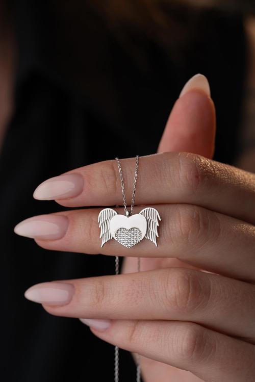 925 Ayar Gümüş Rodyum Kaplama Zirkon Taşlı Uçuşan Kalp Kolye