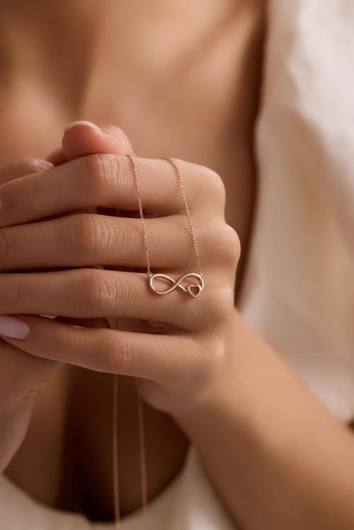 925 Ayar Gümüş Rose Kaplama Sade Model Sonsuzluk Kalp Kolye