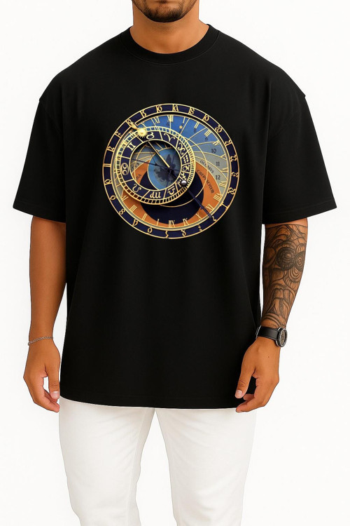 Oversize Prague Astronomical Clock Old Town Göğüs Tasarımlı Unisex T-Shirt