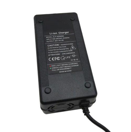 SJT-4204000 3 Pin Elektrikli Bisiklet Şarj Aleti 42V 4A