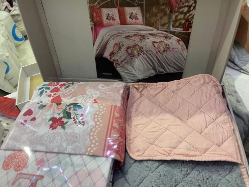 CEYLİN ÇİFT KİŞİLİK NEVRESİMLİ ÖRTÜ SETİ ROMANTİK GRİ PUDRA