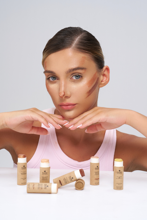 Radiant Eyes Göz Çevresi Doğal Mineral Antiaging, Antioksidan Gündüz Bakım Stick SPF 30+ / PA++++ Renkli