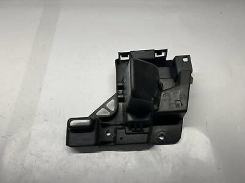 fiat doblo- 2024-2025 arka tampon bağlantı ayagı sol Oem No (9816808180)