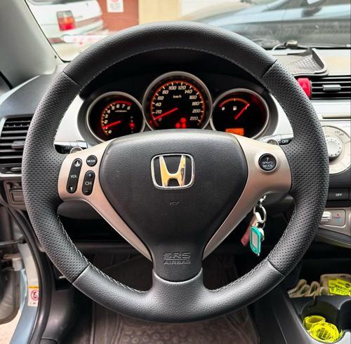 Honda Jazz Araca Özel Direksiyon Kılıfı (NOKTA DÜZ SİYAH İP)