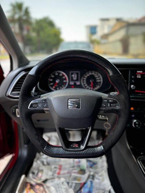 Seat Leon FR Araca Özel Dikmeli Direksiyon Kılıfı (5D KRİSTAL KARBON ALCANTRA)