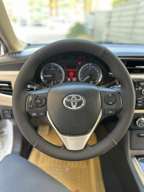 Toyota Corolla 2013-2018 Araca Özgü Dikmeli Direksiyon Kılıfı Nokta Düz Siyah İpli